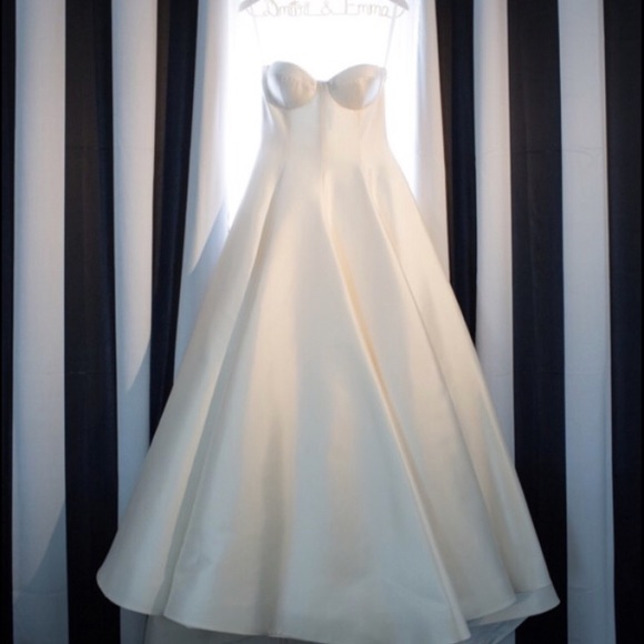 steven Khalil wedding gown - Picture 2 of 6
